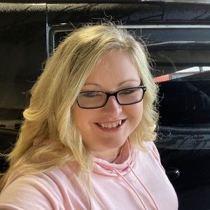 Meet your Posher, Amy